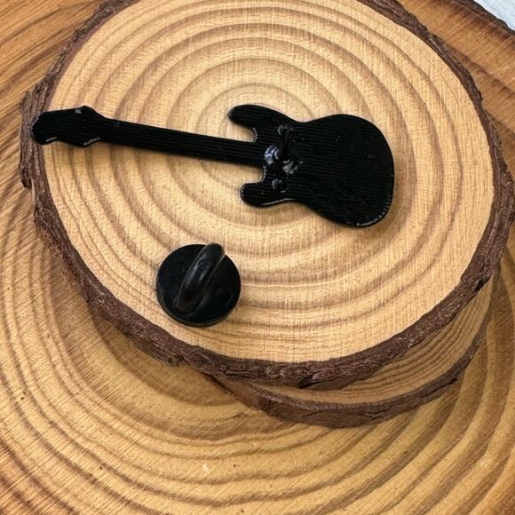 Electric Guitar Rock Enamel Pin/ Brooch - Picture 4 of 6